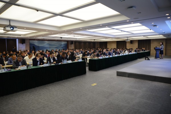 赢彩吧859cc控股召开一季度工作会议