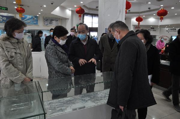 上海市政协政协副主席、党组副书记方惠萍一行赴赢彩吧859cc控股医疗器械调研